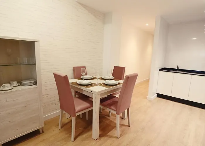 Poeta 2 Bedroom Фуэнхирола